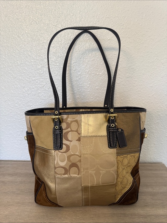 Coach Handbags - Coach Holliday Hampton Patchwork Tote Vintage 2007